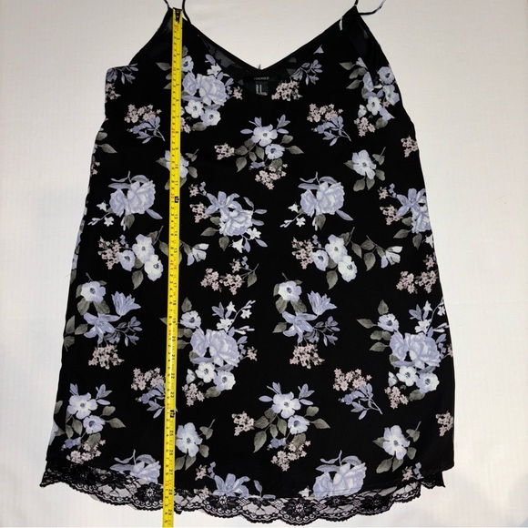 Forever 21 Beautiful Dress with Flowers Women’s Size M - Picture 1 of 4